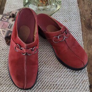 Ariat womens 9.5 Western red slides, small heel, perfect for fall and winter